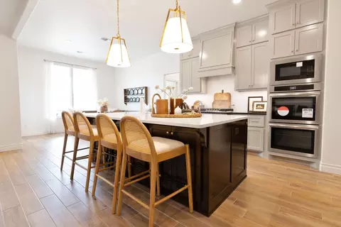 Kitchen - 932 Hydrangea Way, Edmond, OK 73034 photo 1 of 31