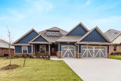 Exterior - 932 Hydrangea Way, Edmond, OK 73034 photo 3 of 40