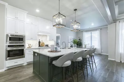 Kitchen - 932 Hydrangea Way, Edmond, OK 73034 photo 7 of 31
