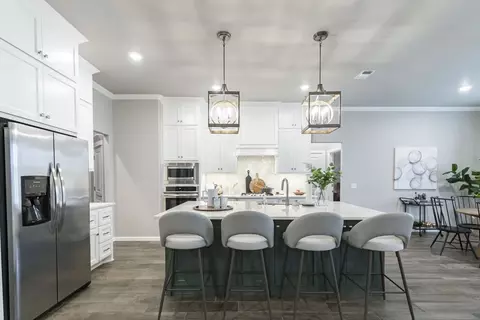Kitchen - 932 Hydrangea Way, Edmond, OK 73034 photo 6 of 31