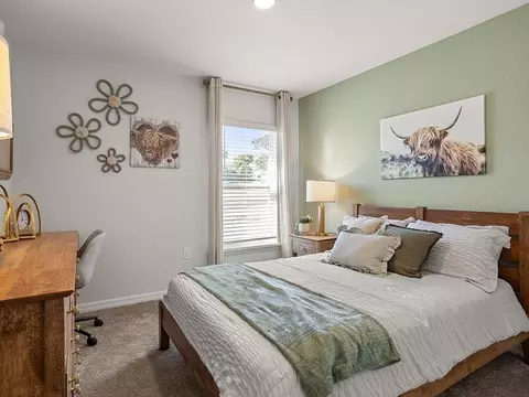 Bedroom - 7672 SE 117th Pl, Belleview, FL 34420 photo 2 of 4