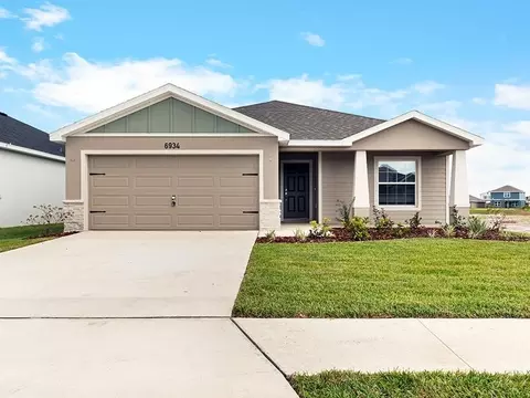 Exterior - 7672 SE 117th Pl, Belleview, FL 34420 photo 2 of 6