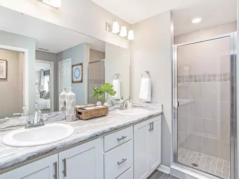 Bath - 7672 SE 117th Pl, Belleview, FL 34420 photo 2 of 2
