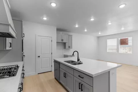 Kitchen - 4 S Starlight Ln, Mapleton, UT 84664 photo 1 of 10