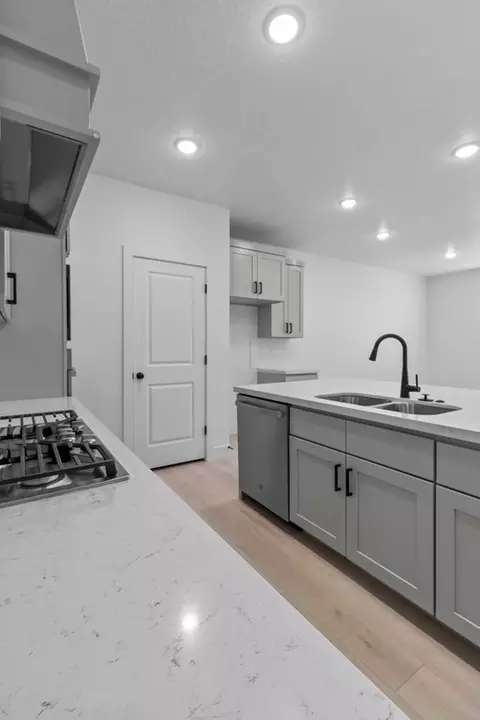 Kitchen - 4 S Starlight Ln, Mapleton, UT 84664 photo 7 of 10
