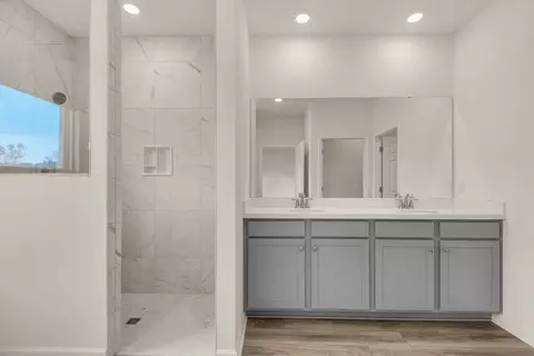 Bath - 3618 Mahogany Dr, Pace, FL 32571 photo 3 of 4
