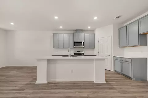 Kitchen - 3618 Mahogany Dr, Pace, FL 32571 photo 2 of 6