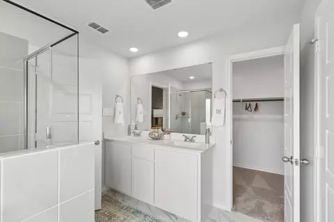 Bath - 808 Rockcloud Dr, Haslet, TX 76052 photo 8 of 9