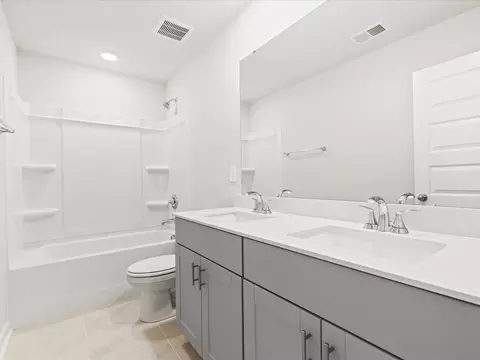 Bath - 424 Ragland Ave, Greer, SC 29651 photo 4 of 4
