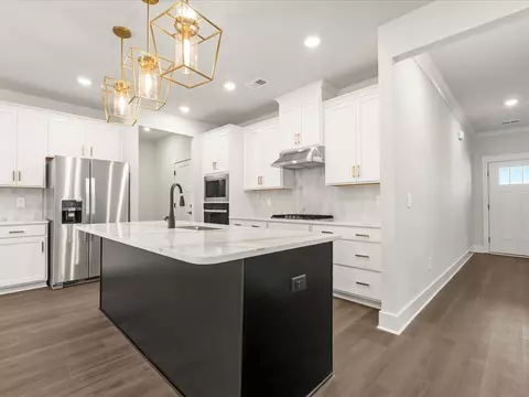 Entry Way - 424 Ragland Ave, Greer, SC 29651 photo 1 of 6