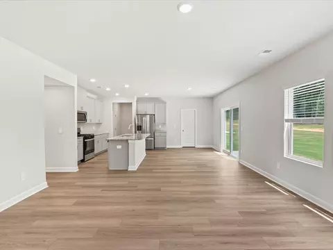 Living - 424 Ragland Ave, Greer, SC 29651 photo 2 of 3