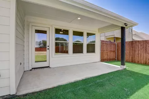 Exterior - Springfield Rd, Springtown, TX 76082 photo 7 of 10