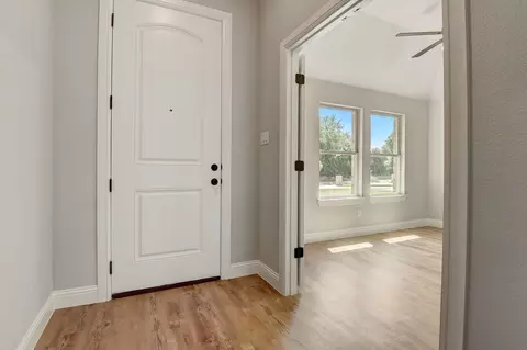Entry Way - Springfield Rd, Springtown, TX 76082 photo 3 of 4