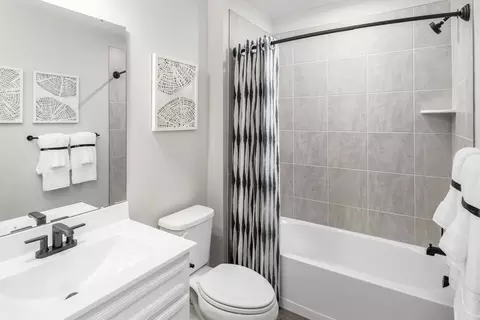 Bath - 9301 Klamath Ct, Frederick, MD 21701 photo 3 of 3