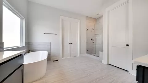 Bath - 2913 Biloxi Ct, Murfreesboro, TN 37129 photo 4 of 11