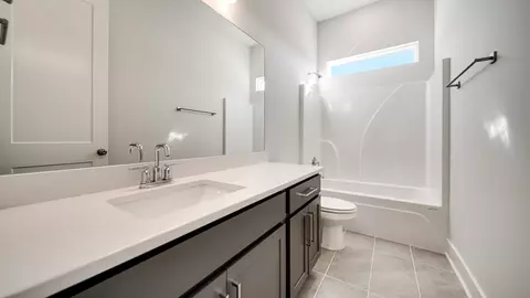 Bath - 2913 Biloxi Ct, Murfreesboro, TN 37129 photo 3 of 9