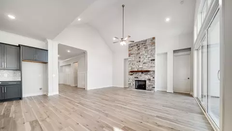 Living - 2913 Biloxi Ct, Murfreesboro, TN 37129 photo 1 of 6