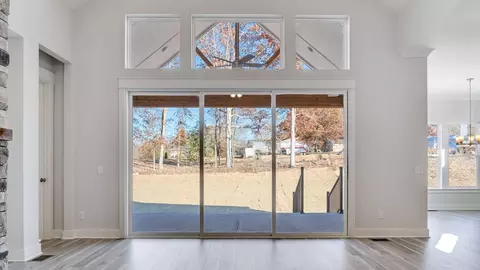 Living - 2913 Biloxi Ct, Murfreesboro, TN 37129 photo 3 of 6