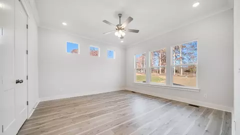 Living - 2913 Biloxi Ct, Murfreesboro, TN 37129 photo 5 of 6