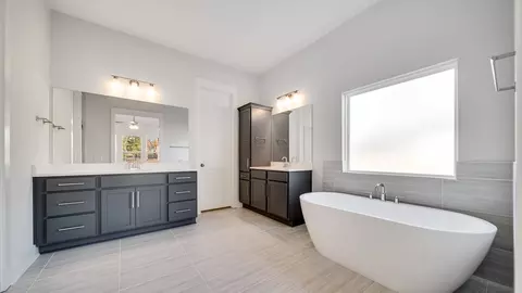 Bath - 2913 Biloxi Ct, Murfreesboro, TN 37129 photo 3 of 11