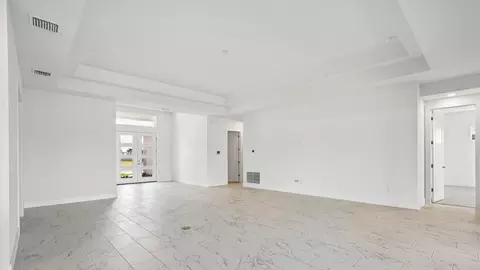 Living - 8255 Golden Beach Ct, Parrish, FL 34219 photo 5 of 9