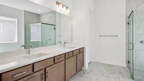 Bath - 8255 Golden Beach Ct, Parrish, FL 34219 photo 3 of 5