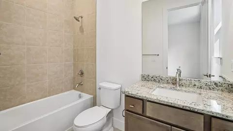 Bath - 8255 Golden Beach Ct, Parrish, FL 34219 photo 2 of 5