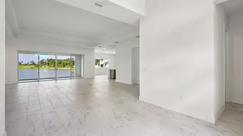 Living - 8255 Golden Beach Ct, Parrish, FL 34219 photo 2 of 9