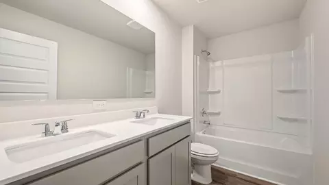 Bath - 513 Alder Lane Ct, Griffin, GA 30223 photo 2 of 8