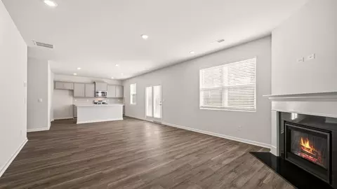 Living - 513 Alder Lane Ct, Griffin, GA 30223 photo 5 of 5