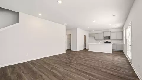Living - 513 Alder Lane Ct, Griffin, GA 30223 photo 4 of 5