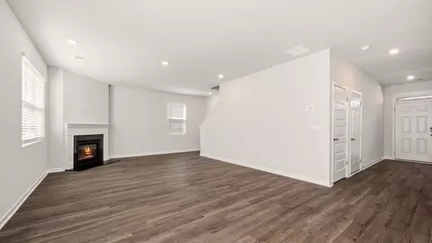 Living - 513 Alder Lane Ct, Griffin, GA 30223 photo 1 of 5