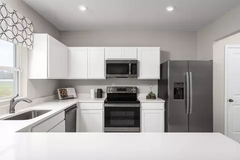 Kitchen - 1125 172nd Ct E, Bradenton, FL 34212 photo 2 of 4