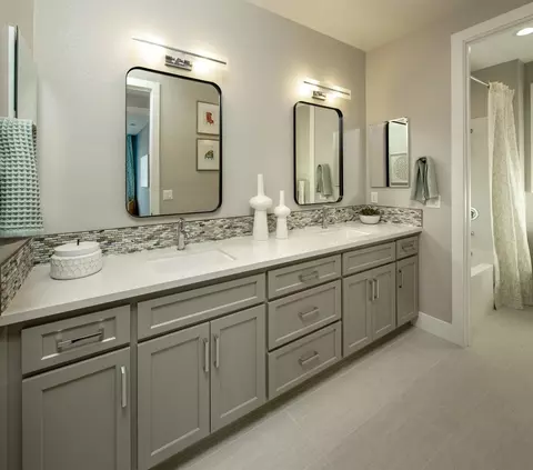Bath - 98 8th St, Marina, CA 93933 photo 2 of 4