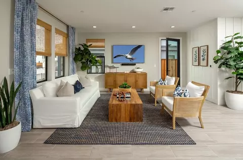 Living - 98 8th St, Marina, CA 93933 photo 3 of 4