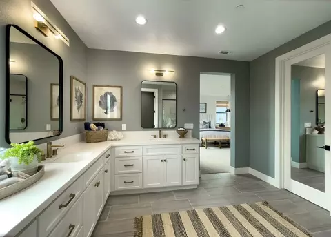 Bath - 98 8th St, Marina, CA 93933 photo 4 of 4