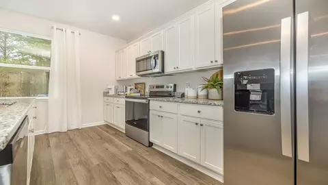 Kitchen - 116 Coralberry Dr, Conway, SC 29527 photo 2 of 3