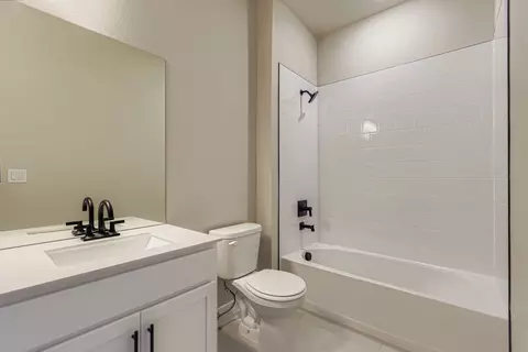 Bath - 7201 Aspen Brook Ave, Frederick, CO 80530 photo 4 of 8