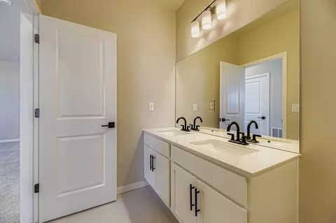 Bath - 7201 Aspen Brook Ave, Frederick, CO 80530 photo 5 of 8