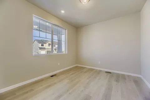 Living - 7201 Aspen Brook Ave, Frederick, CO 80530 photo 5 of 10