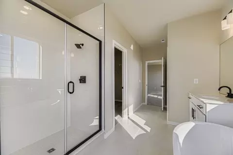 Bath - 7201 Aspen Brook Ave, Frederick, CO 80530 photo 3 of 8