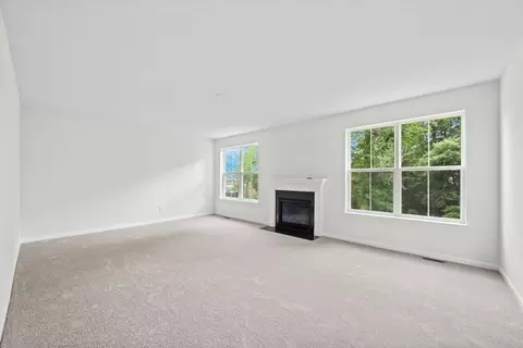 Living - 1153 Charleston Cir, Dover, DE 19904 photo 2 of 3