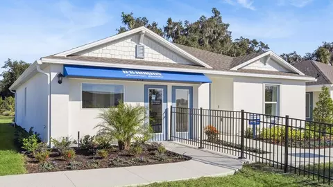 Exterior - 1076 Bear Hammock Dr, Umatilla, FL 32784 photo 3 of 7