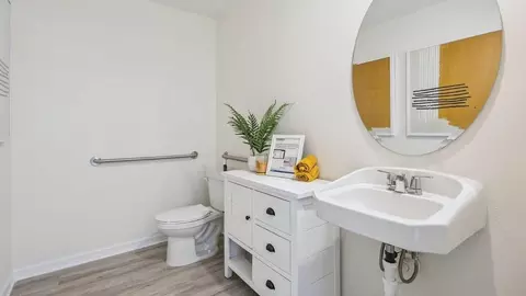 Bath - 1076 Bear Hammock Dr, Umatilla, FL 32784 photo 7 of 7