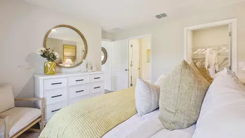 Bedroom - 1076 Bear Hammock Dr, Umatilla, FL 32784 photo 12 of 19