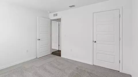 Bedroom - 1076 Bear Hammock Dr, Umatilla, FL 32784 photo 6 of 19