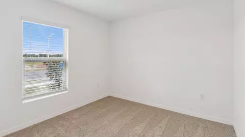 Bedroom - 1076 Bear Hammock Dr, Umatilla, FL 32784 photo 10 of 19
