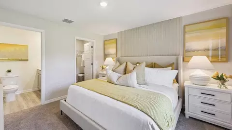 Bedroom - 1076 Bear Hammock Dr, Umatilla, FL 32784 photo 13 of 19