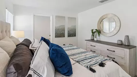 Bedroom - 1076 Bear Hammock Dr, Umatilla, FL 32784 photo 2 of 19