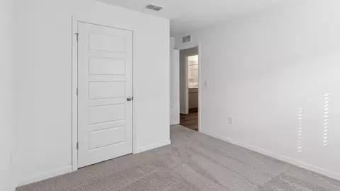 Bedroom - 1076 Bear Hammock Dr, Umatilla, FL 32784 photo 8 of 19